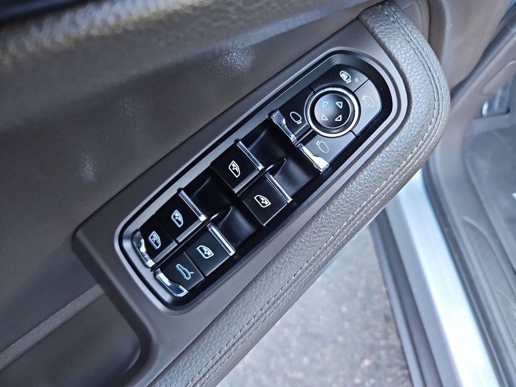 Used 2017 Porsche Macan Base image 27