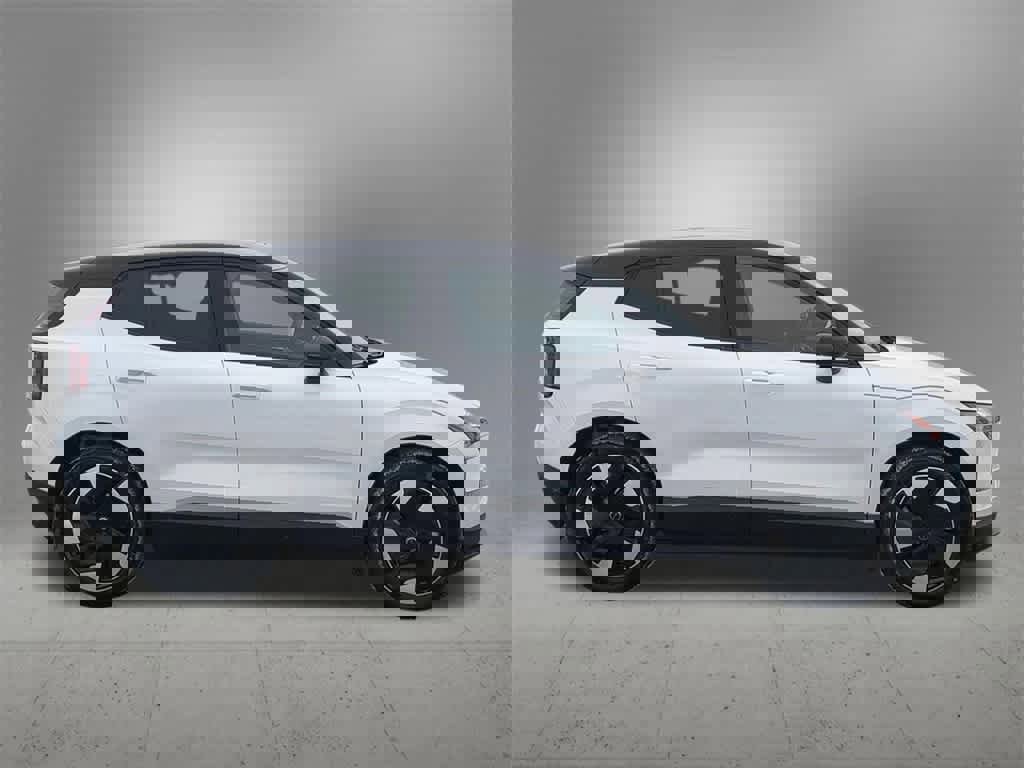 Certified 2025 Volvo EX30 Plus w/ Protection Package Premier image 7