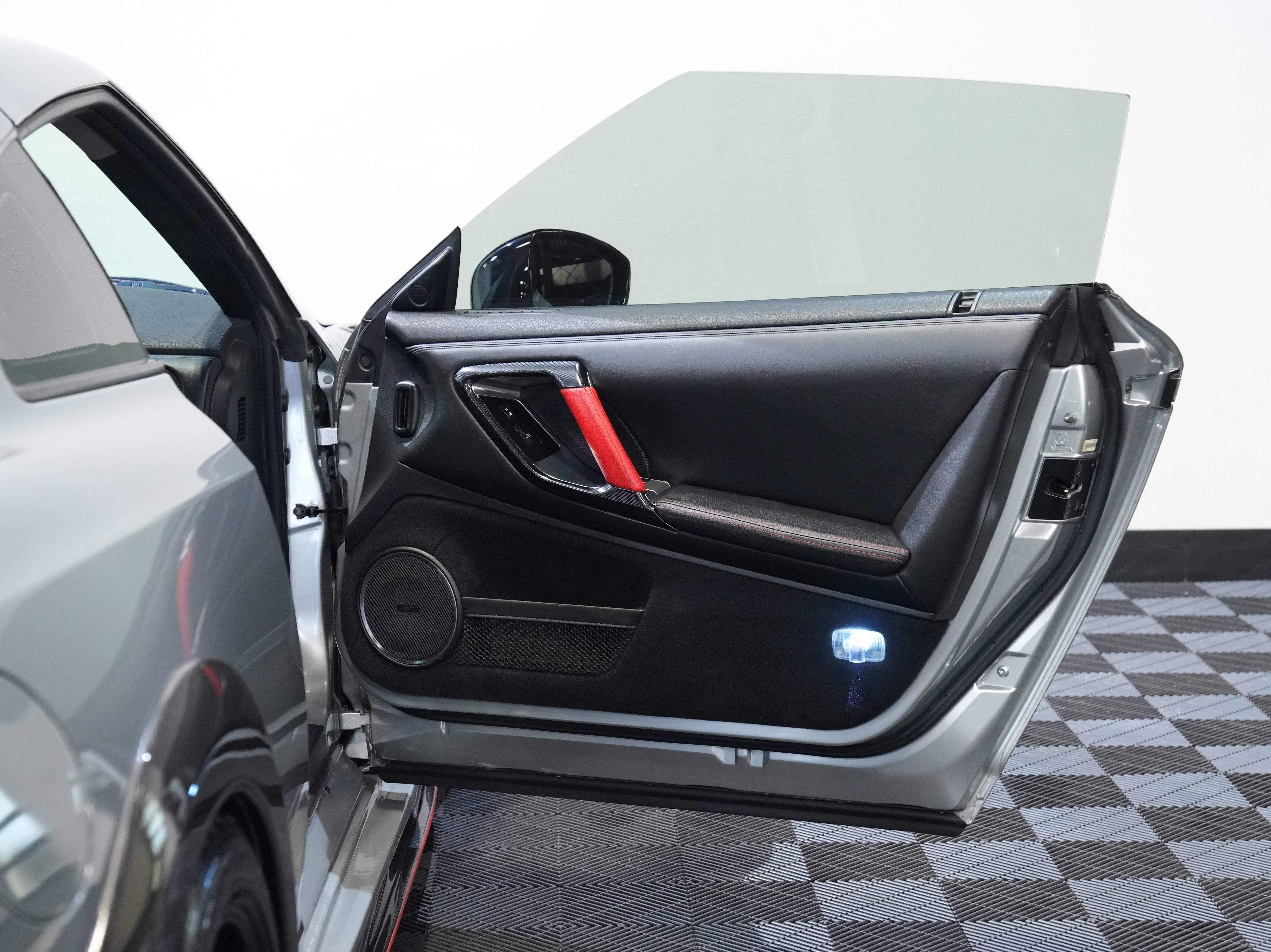 Used 2009 Nissan GT-R Premium AWD/4WD image 29