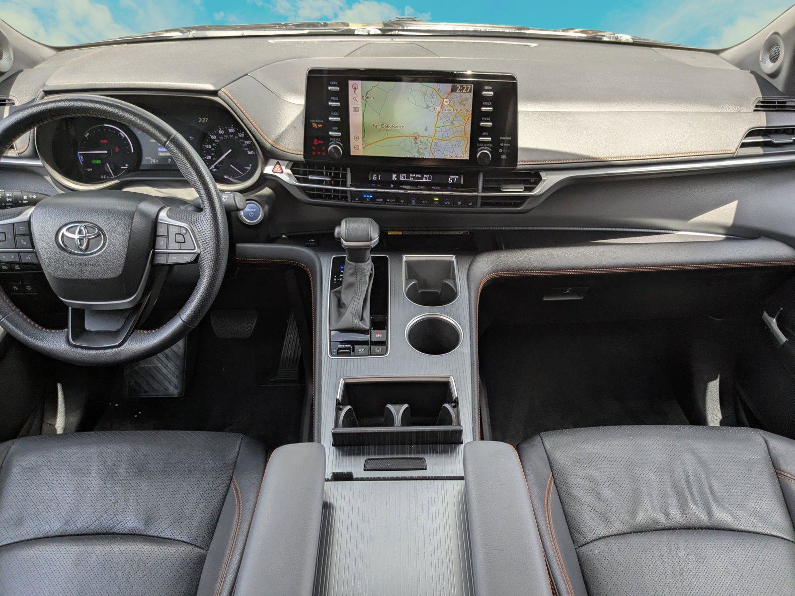 Used 2024 Toyota Sienna XSE w/ XSE Premium Package AWD/4WD image 18