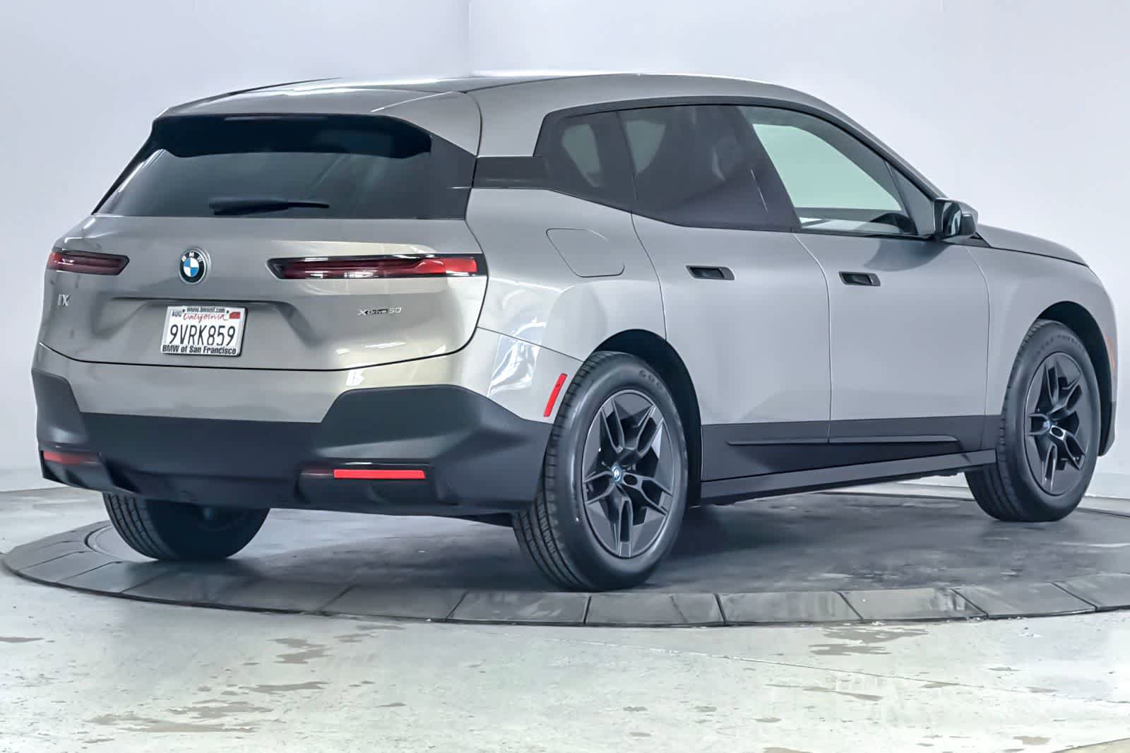 Used 2024 BMW iX xDrive50 w/ Convenience Package AWD/4WD image 2