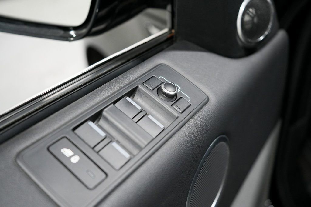 Used 2017 Land Rover Range Rover Sport HSE image 31