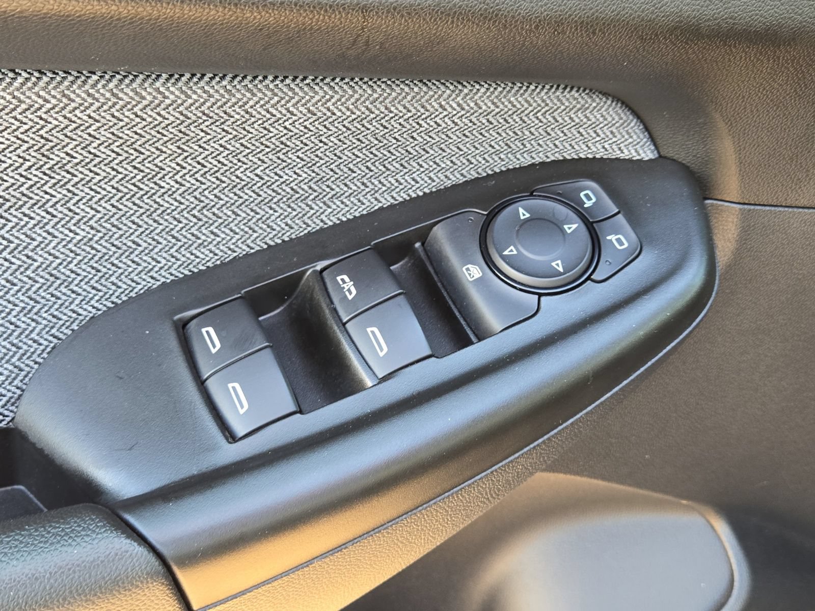 Used 2024 Chevrolet TrailBlazer LT AWD/4WD image 21