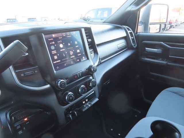 Used 2024 RAM 3500 Big Horn image 34