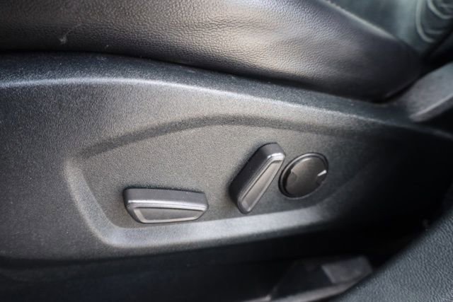 Used 2020 Ford Edge Titanium image 17