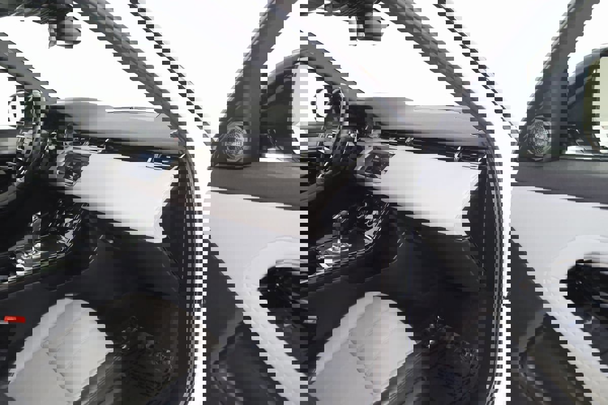 Used 2022 Land Rover Range Rover Evoque R-Dynamic S image 39