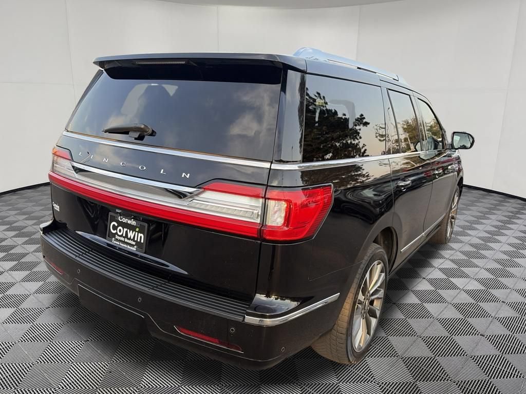 Used 2021 Lincoln Navigator Reserve AWD/4WD image 7