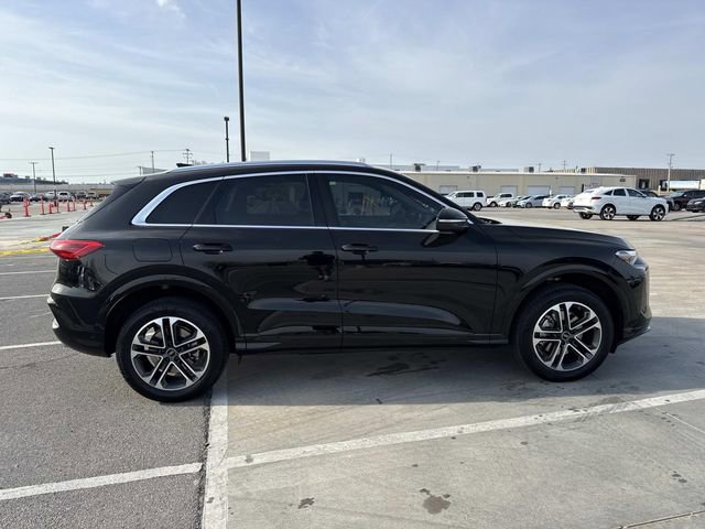 Used 2025 Audi Q5 Premium w/ Convenience Package image 8