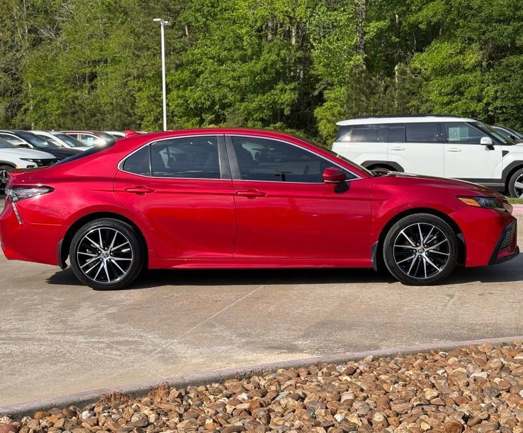 Used 2023 Toyota Camry SE image 10