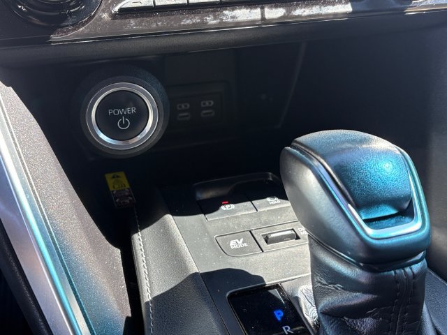 Certified 2024 Toyota Venza LE AWD/4WD image 22