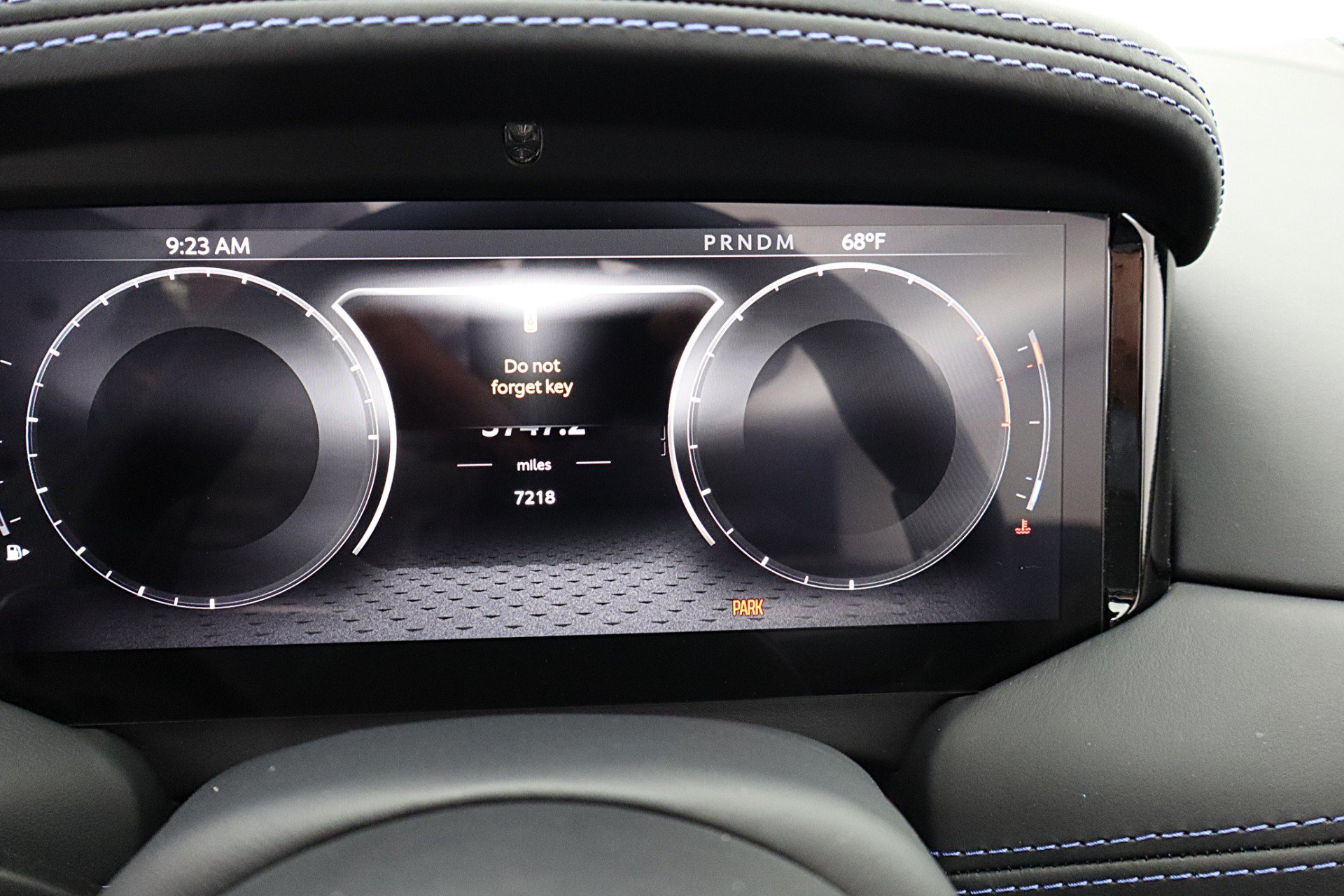 Used 2024 Aston Martin DB12 Convertible RWD image 38