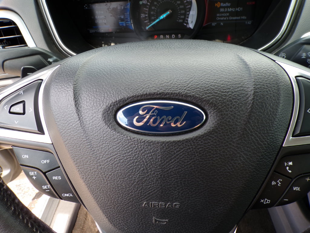 Used 2015 Ford Fusion Titanium FWD image 31