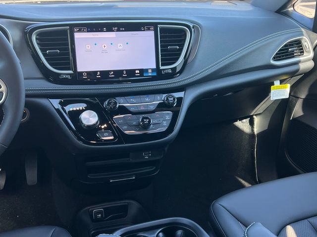 New 2026 Chrysler Pacifica Select AWD/4WD image 32