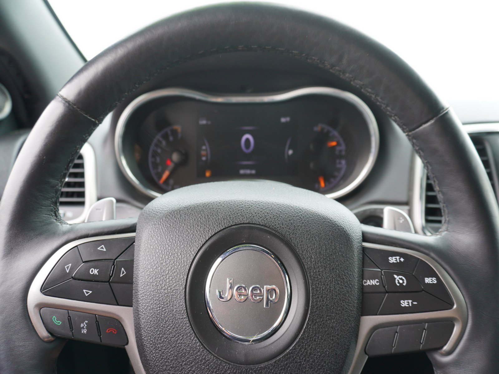 Used 2017 Jeep Grand Cherokee Altitude image 22