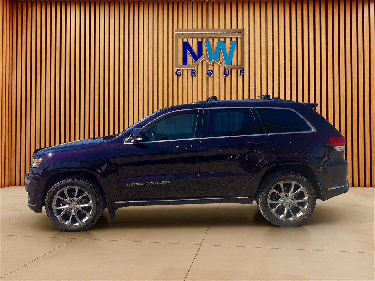 Used 2019 Jeep Grand Cherokee Summit w/ Platinum Series Group image 36