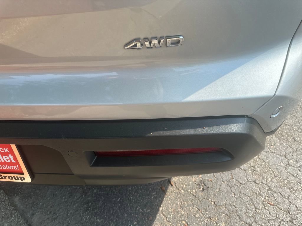 Used 2025 Nissan Pathfinder SV AWD/4WD image 45