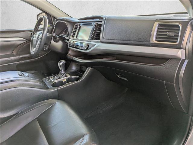 Certified 2016 Toyota Highlander XLE AWD/4WD image 22