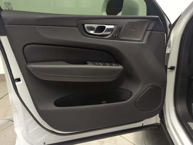 Used 2023 Volvo XC60 B5 Plus w/ Climate Package AWD/4WD image 23