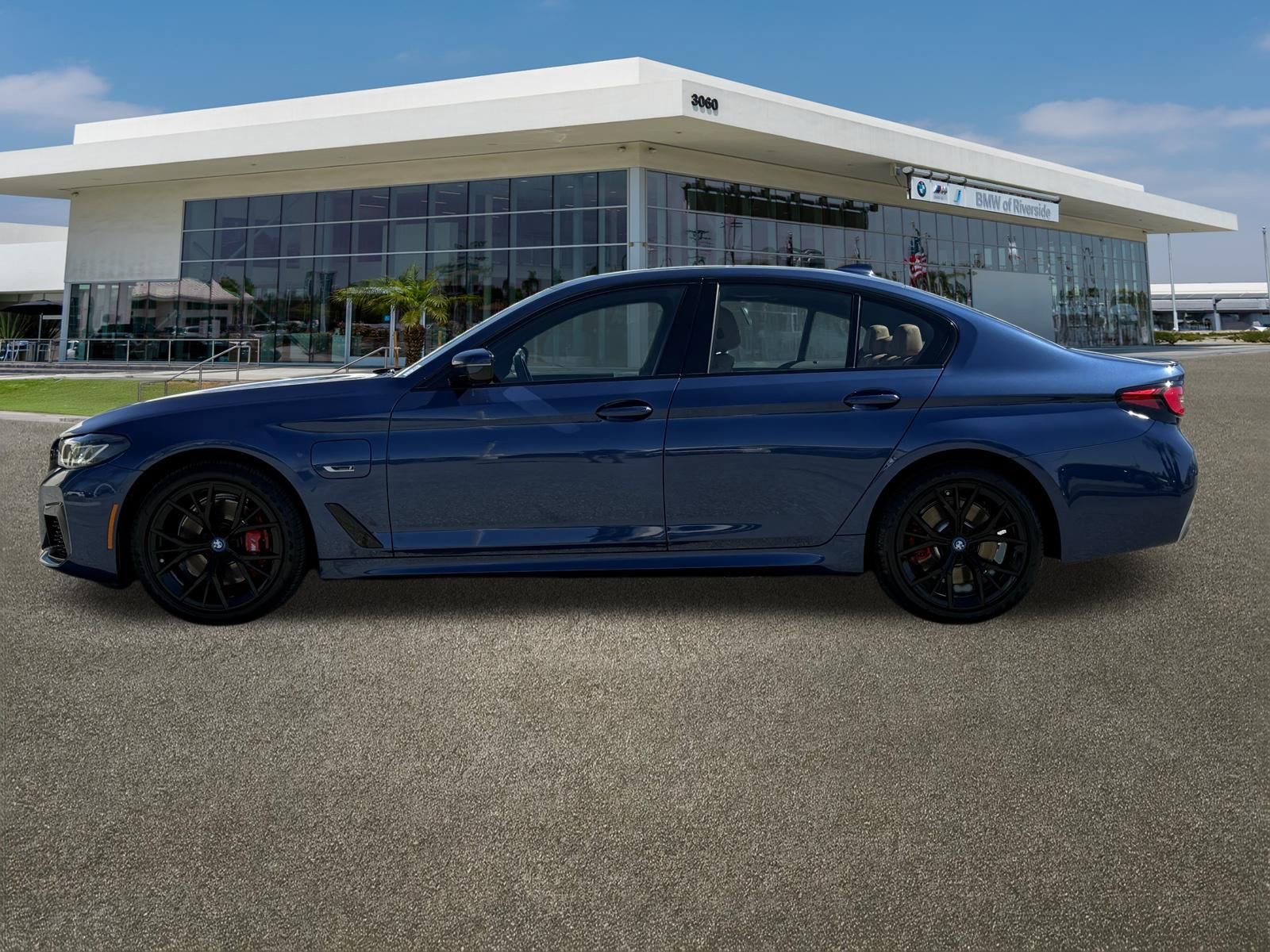 Used 2023 BMW 530e 530e iPerformance w/ M Sport Package image 6