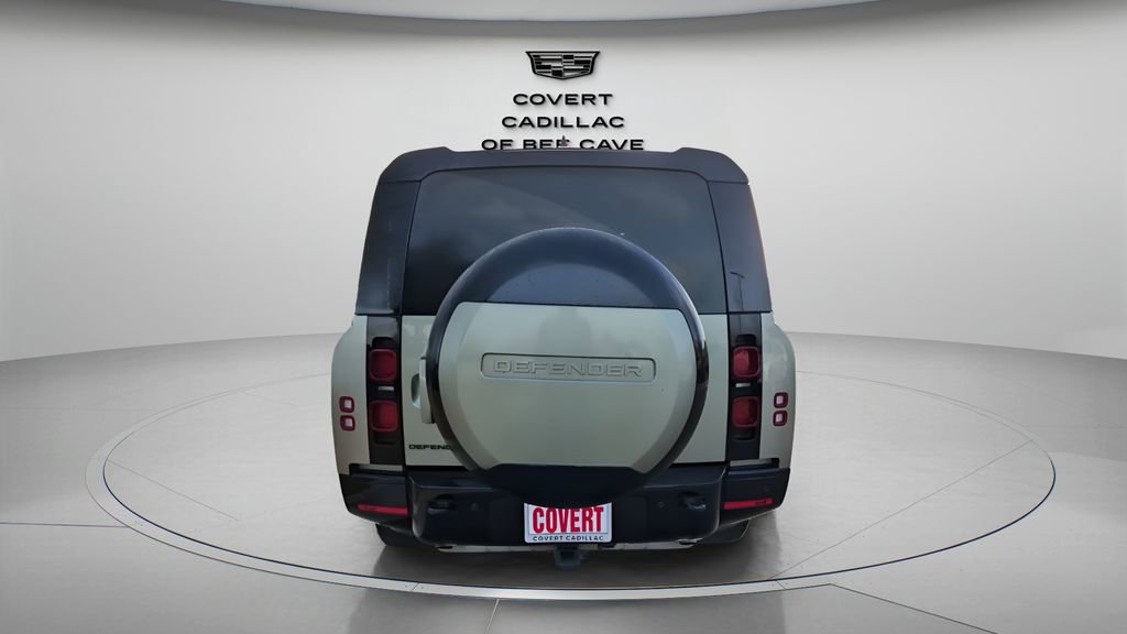 Used 2024 Land Rover Defender 130 X-Dynamic SE image 8