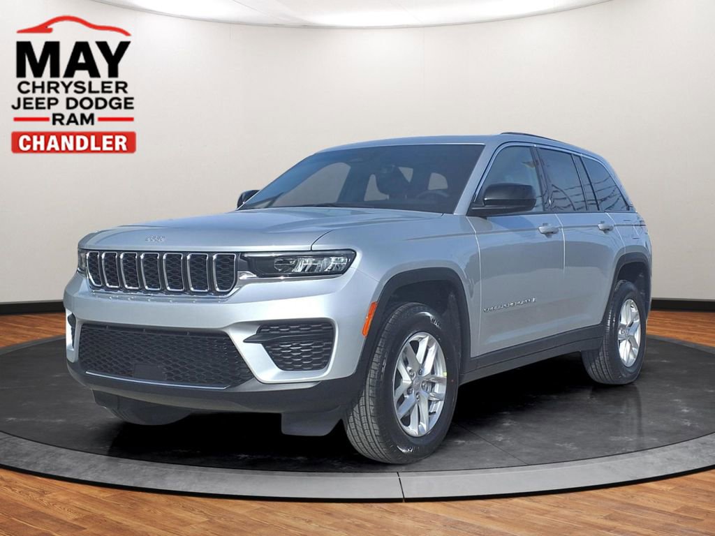 New 2026 Jeep Grand Cherokee Laredo image 1