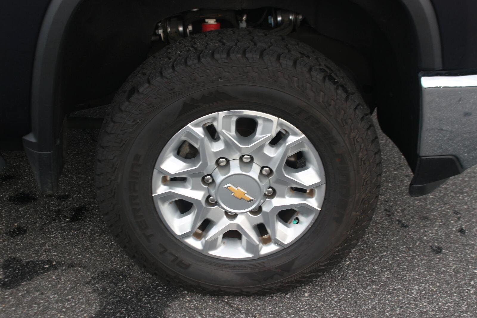 Used 2024 Chevrolet Silverado 2500 LTZ w/ LTZ Convenience Package AWD/4WD image 39