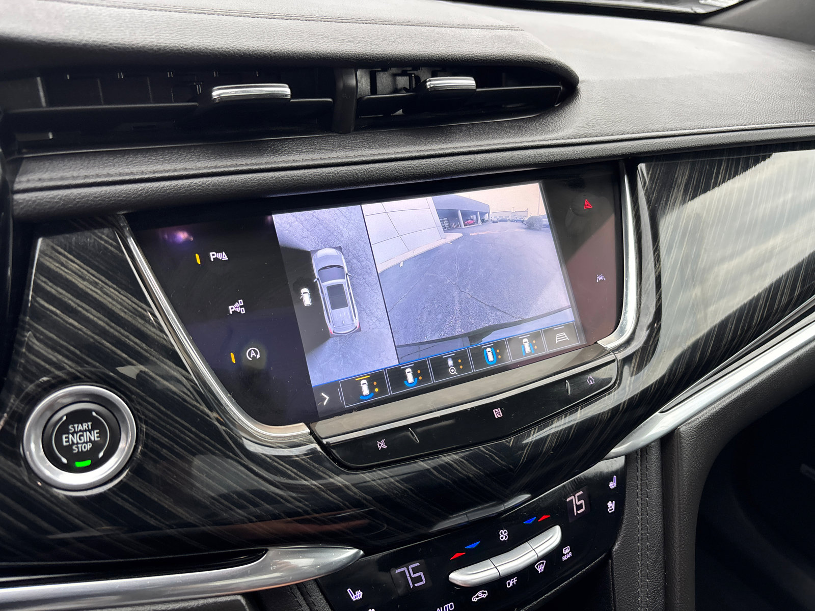 Used 2020 Cadillac XT6 Premium Luxury image 21