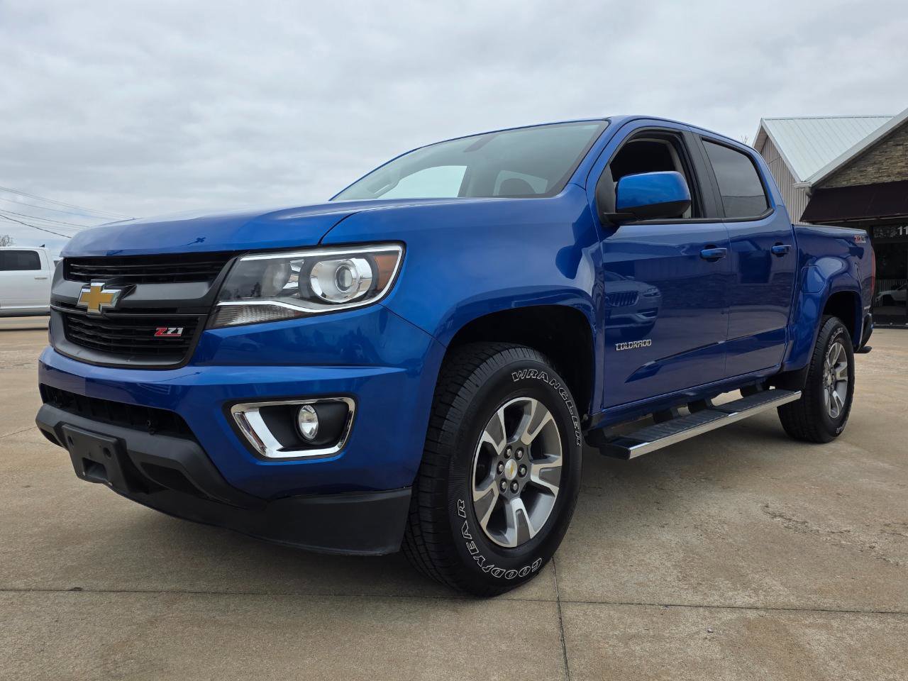 Used 2018 Chevrolet Colorado Z71 AWD/4WD image 2