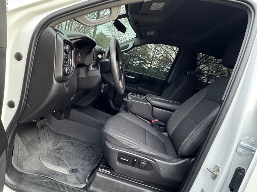 Used 2023 Chevrolet Silverado 2500 Custom w/ Custom Convenience Package image 15