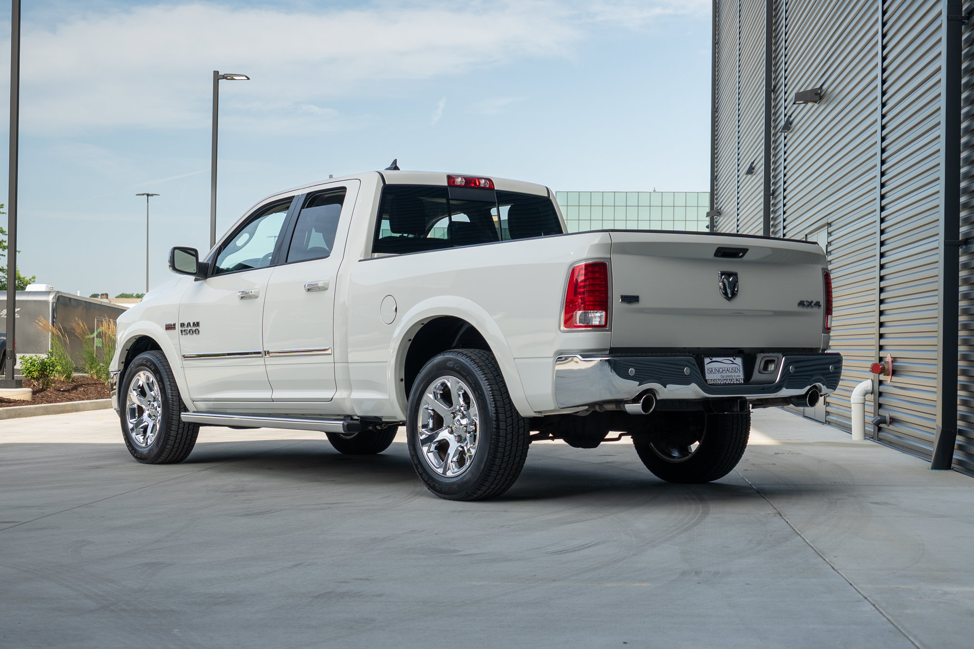 Used 2016 RAM 1500 Laramie w/ Convenience Group AWD/4WD image 4