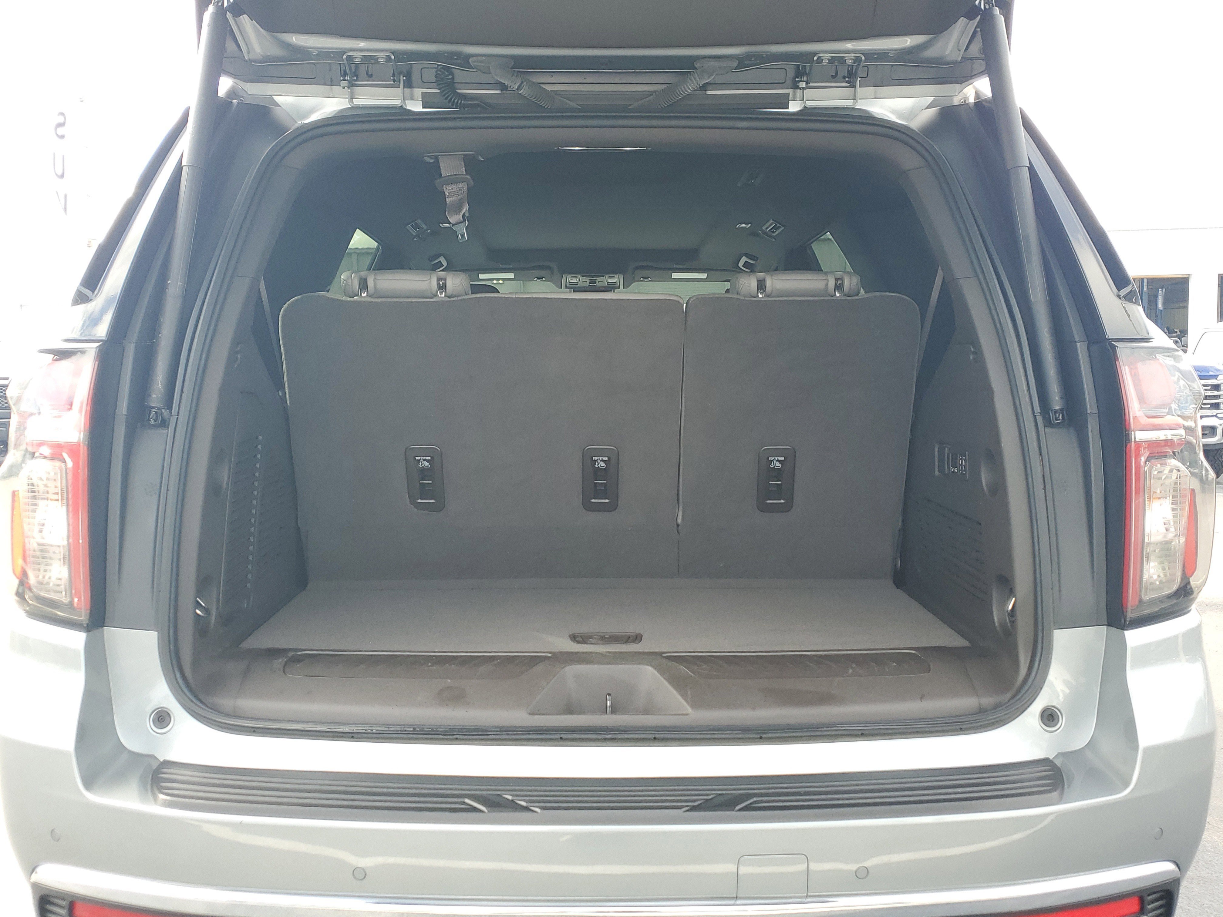 Used 2024 Chevrolet Tahoe LT w/ LT Signature Package image 10