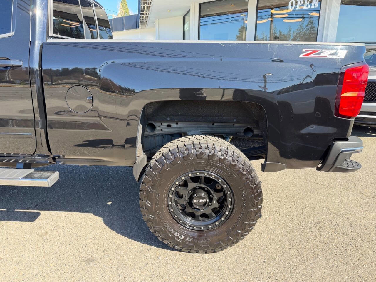 Used 2015 Chevrolet Silverado 2500 LT w/ LT Convenience Package image 3