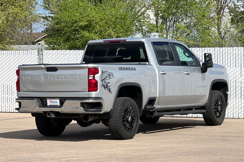 Used 2022 Chevrolet Silverado 2500 LT w/ Convenience Package image 4