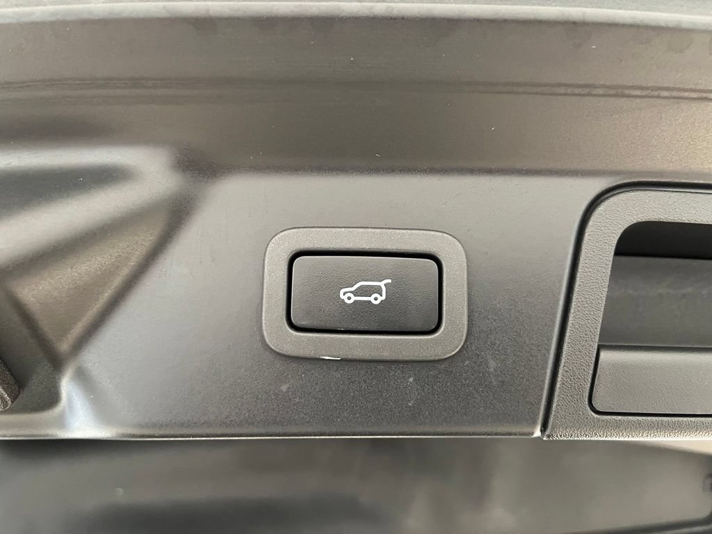 Certified 2020 Land Rover Range Rover Velar R-Dynamic S AWD/4WD image 22
