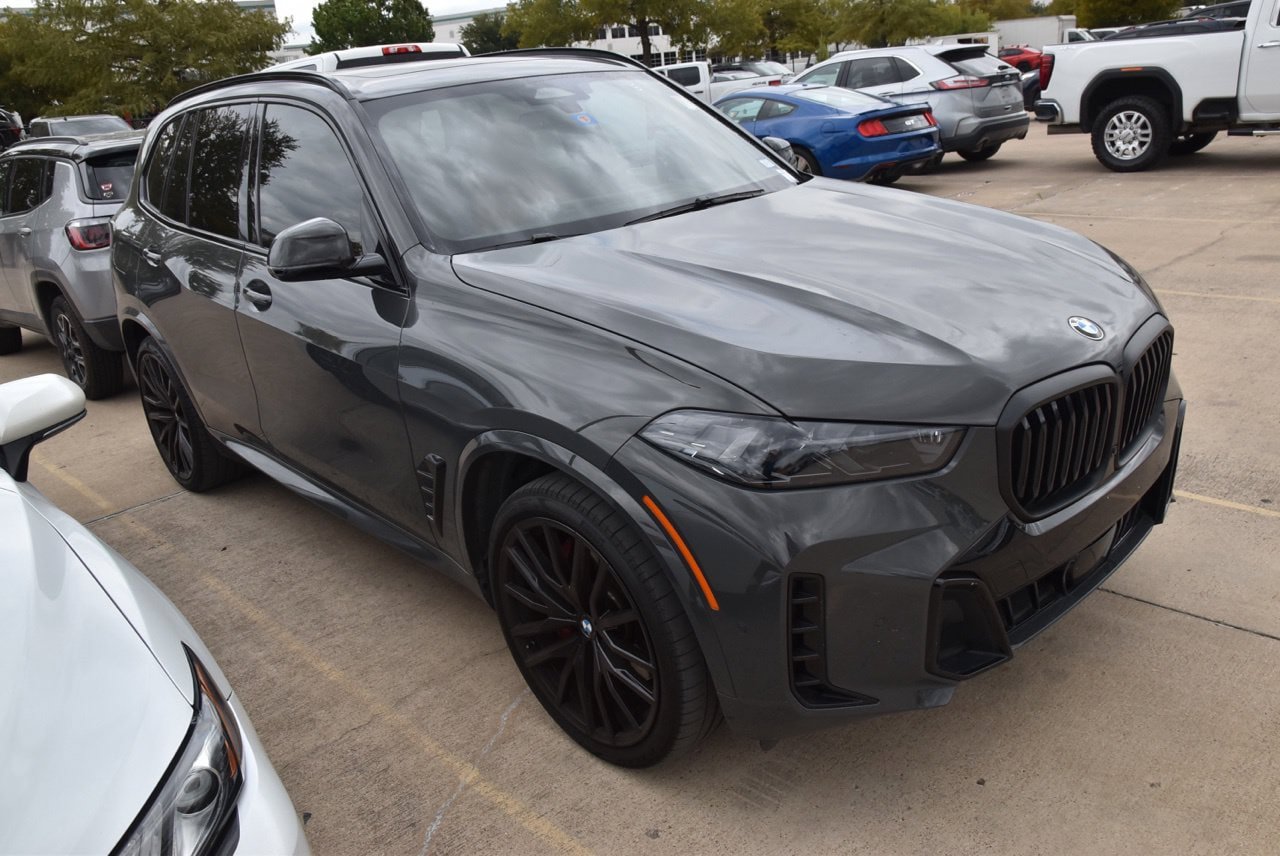 Used 2025 BMW X5 xDrive40i w/ M Sport Package AWD/4WD image 4