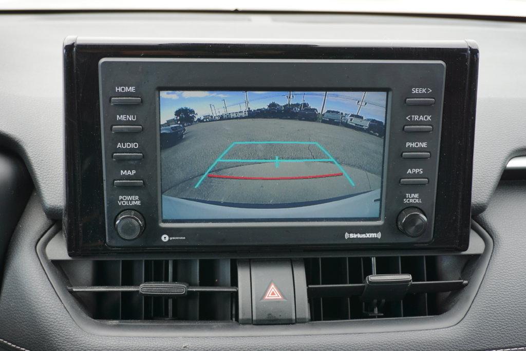 Used 2022 Toyota RAV4 LE AWD/4WD image 17