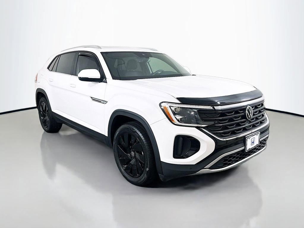 Used 2024 Volkswagen Atlas Cross Sport SE FWD image 3