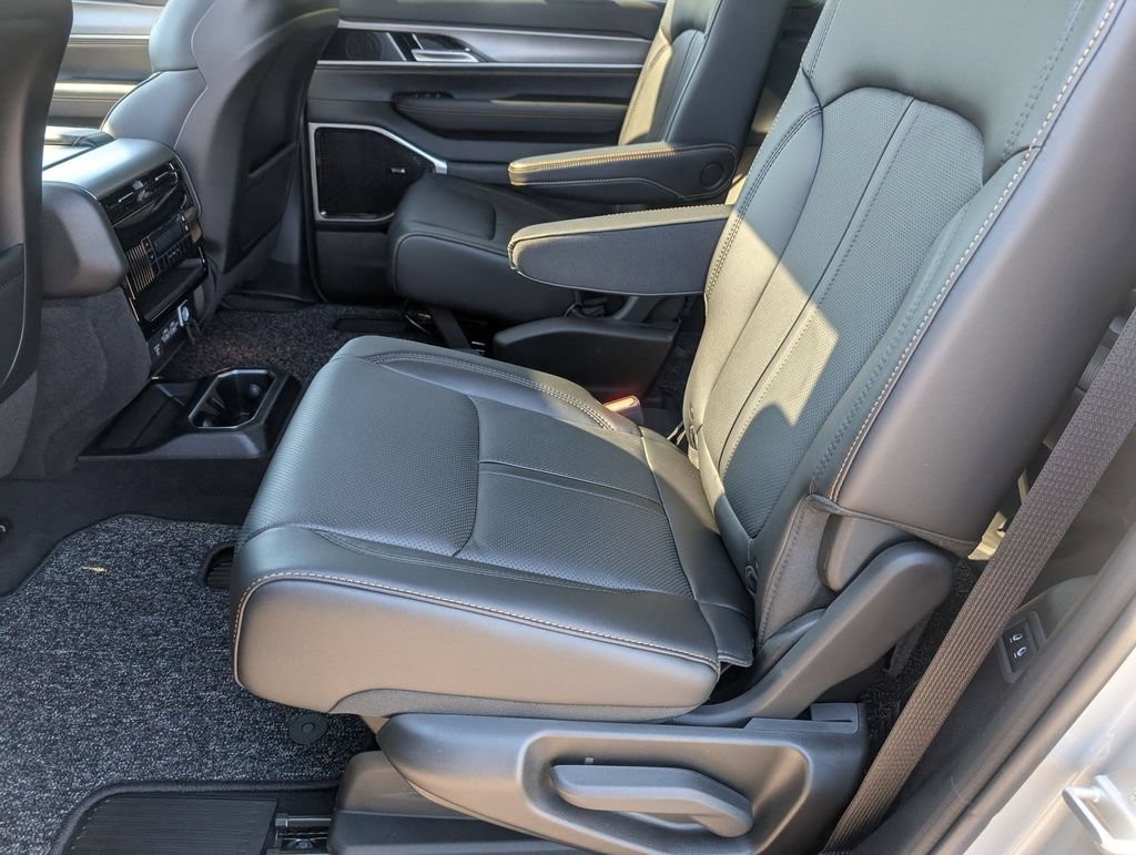 New 2026 Jeep Grand Wagoneer 4WD image 25