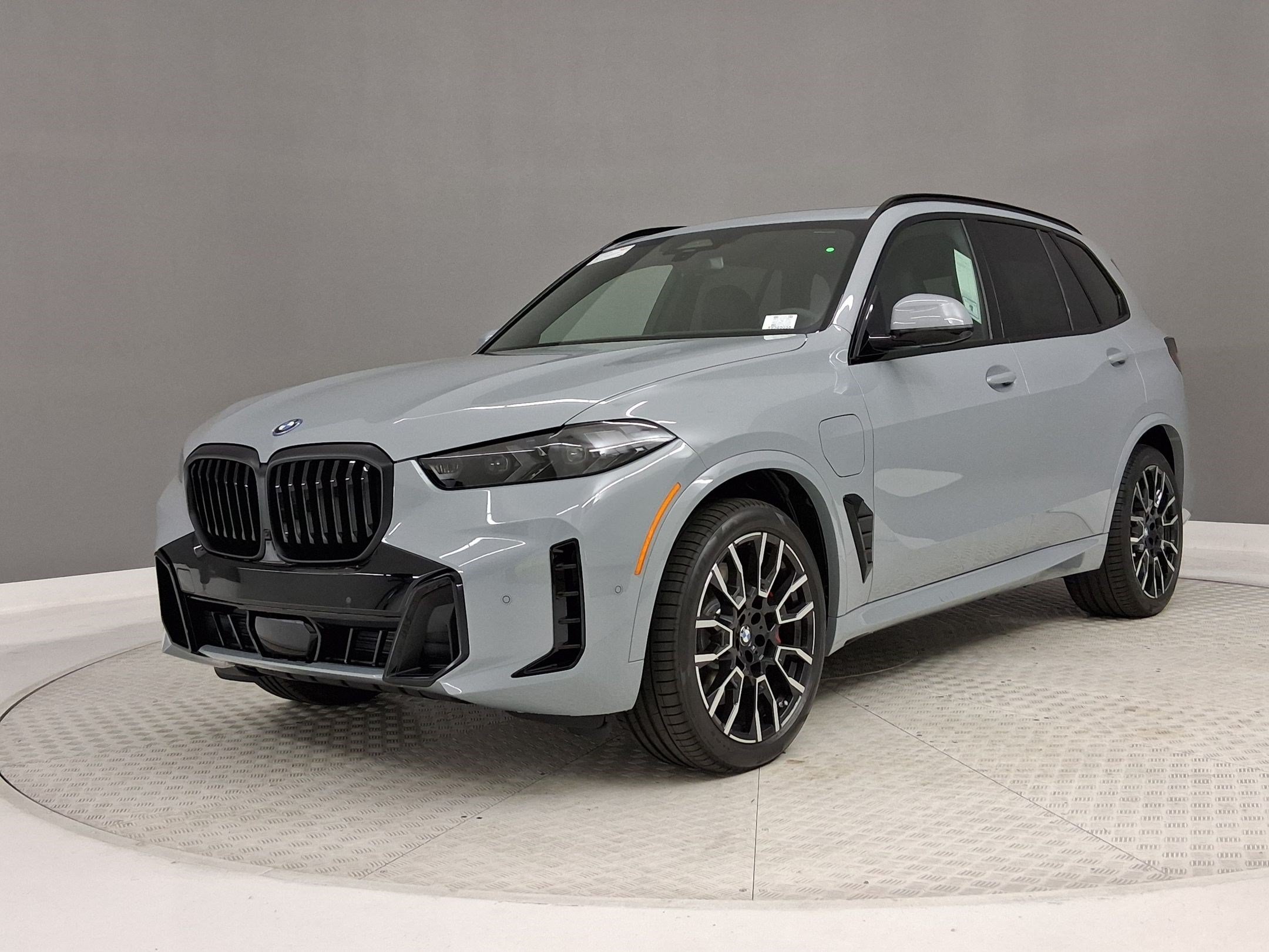 New 2026 BMW X5 xDrive50e w/ M Sport Package AWD/4WD image 33