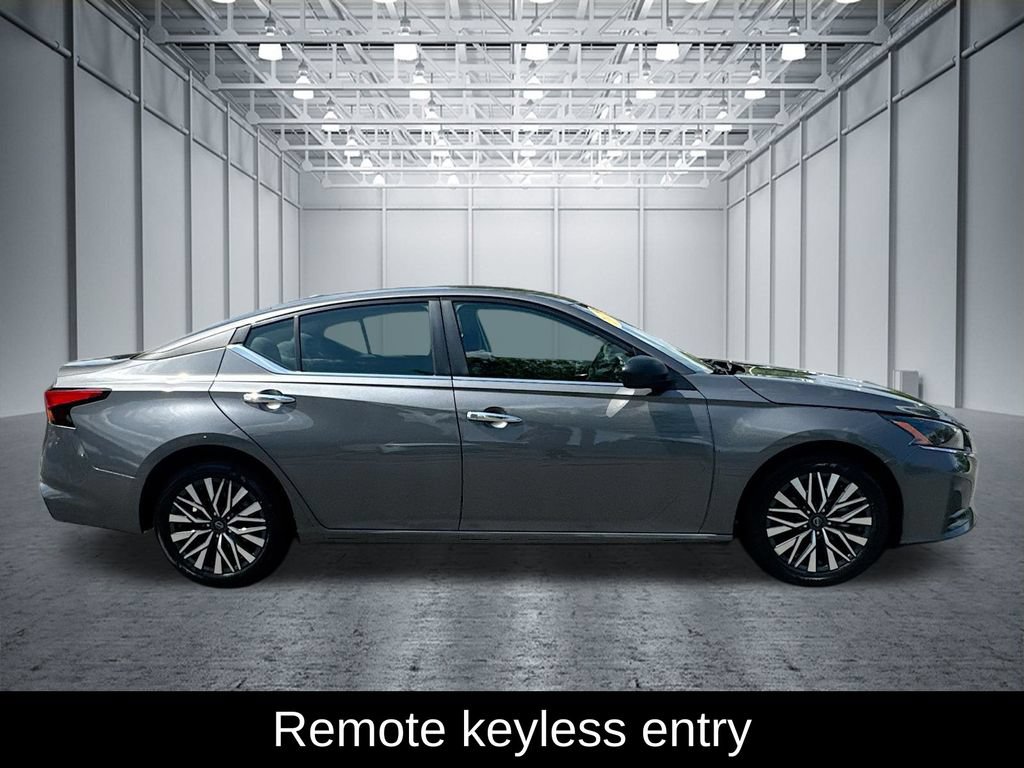 Certified 2025 Nissan Altima 2.5 SV FWD image 8