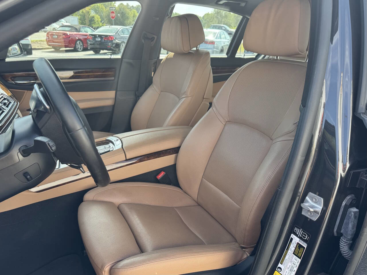 Used 2015 BMW 740i image 7