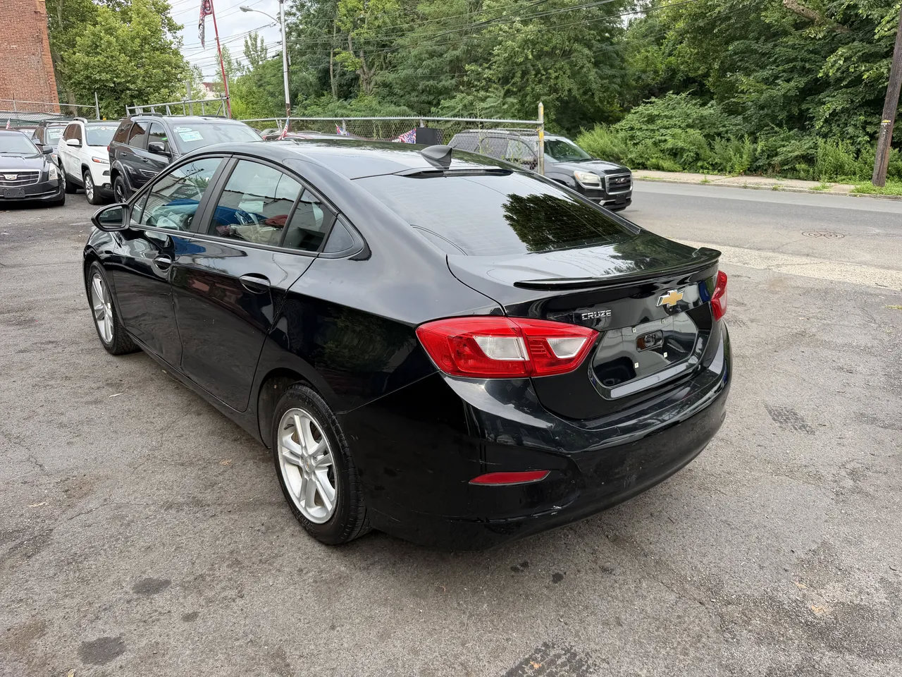 Used 2017 Chevrolet Cruze LS FWD image 8