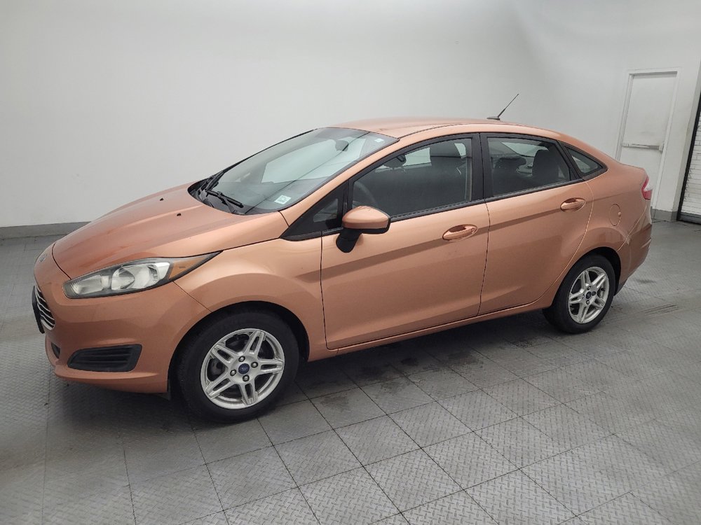 Used 2017 Ford Fiesta SE FWD image 2