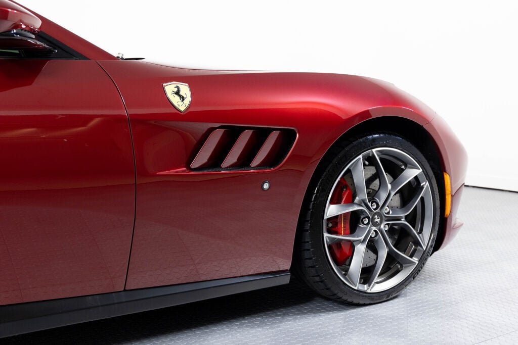 Certified 2019 Ferrari GTC4Lusso T RWD image 26