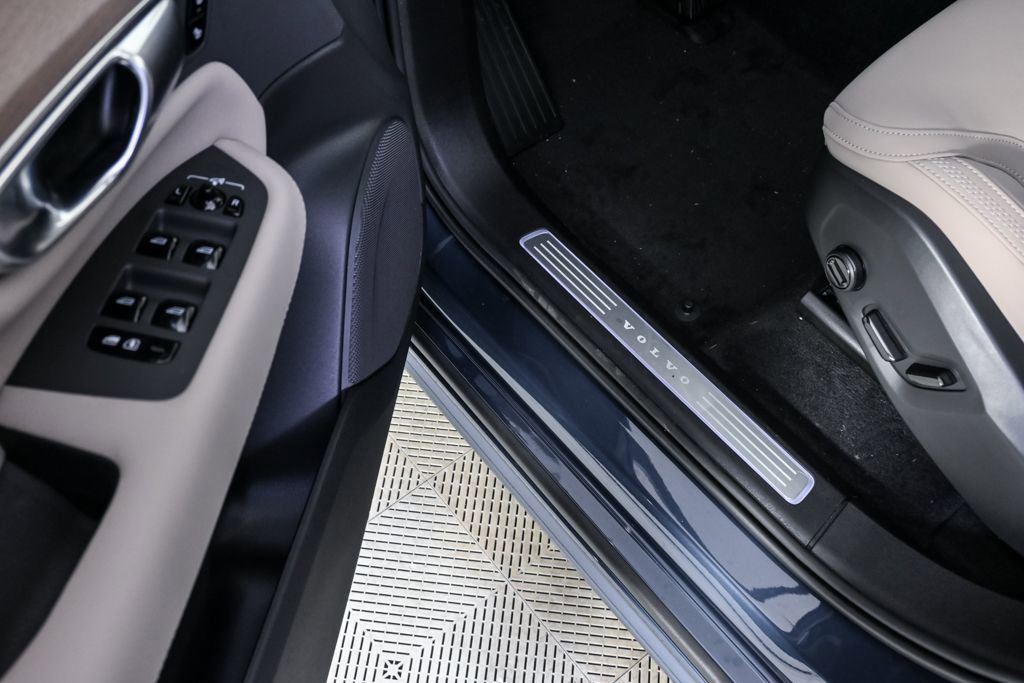 Certified 2026 Volvo XC90 B6 Plus w/ Protection Package Premier image 10