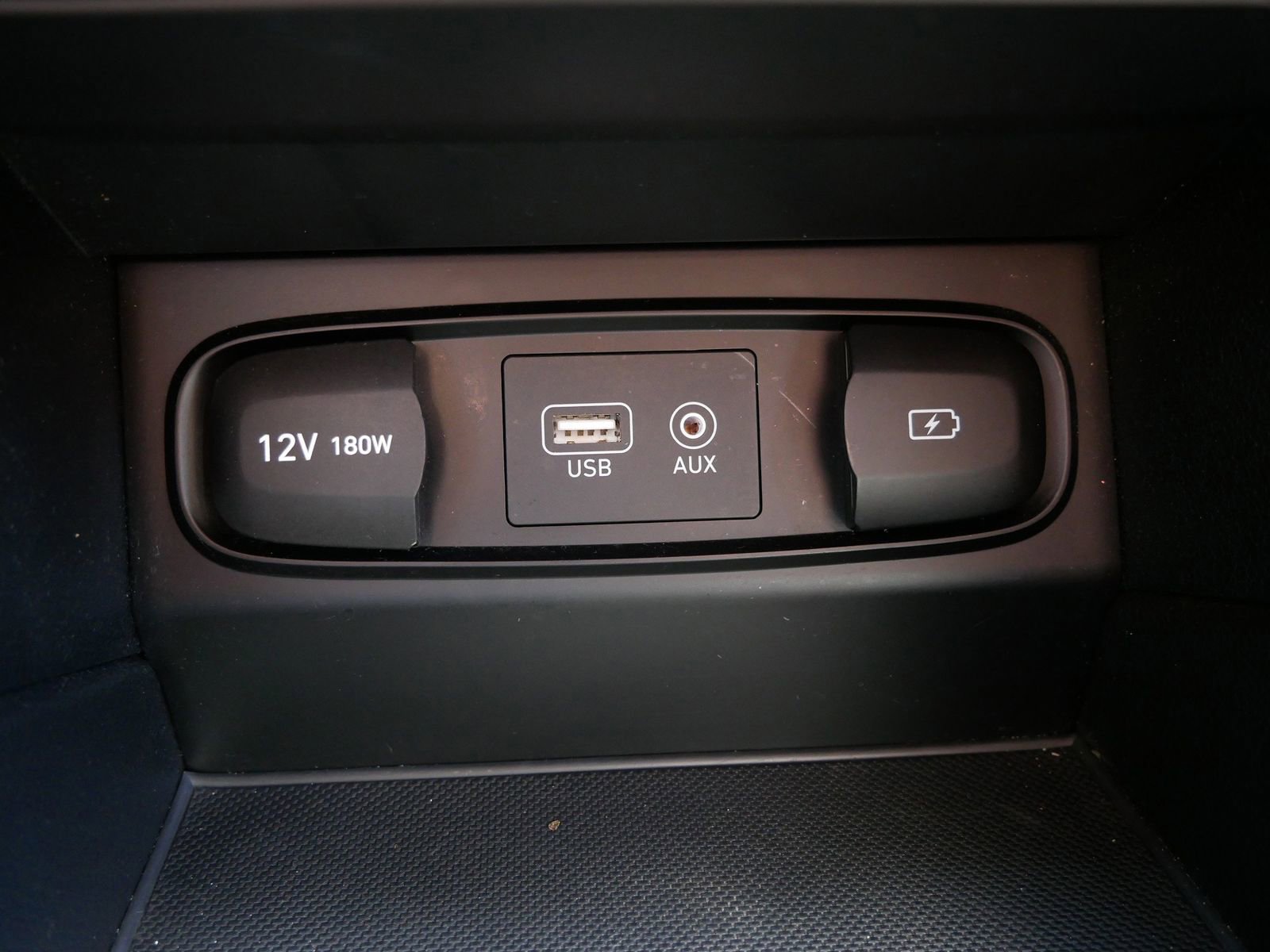 Used 2019 Hyundai Santa Fe Limited AWD/4WD image 20