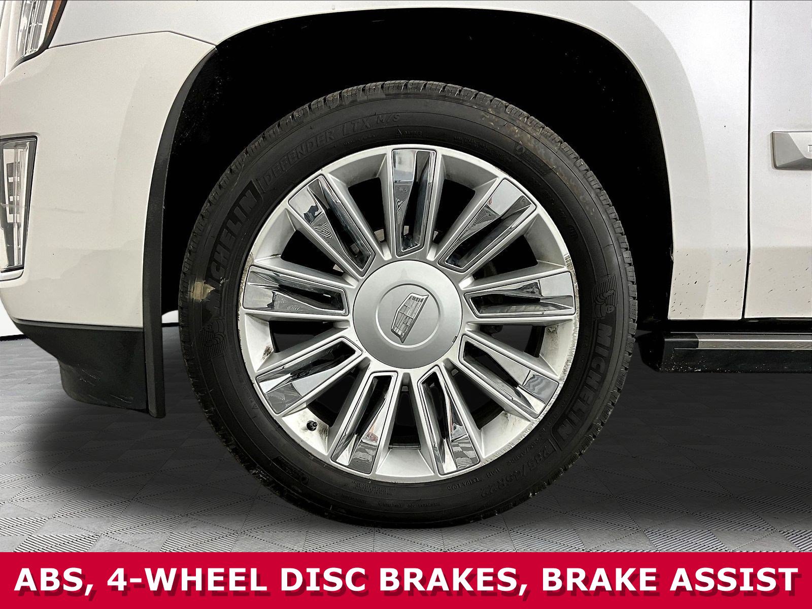 Used 2016 Cadillac Escalade ESV Platinum AWD/4WD image 34