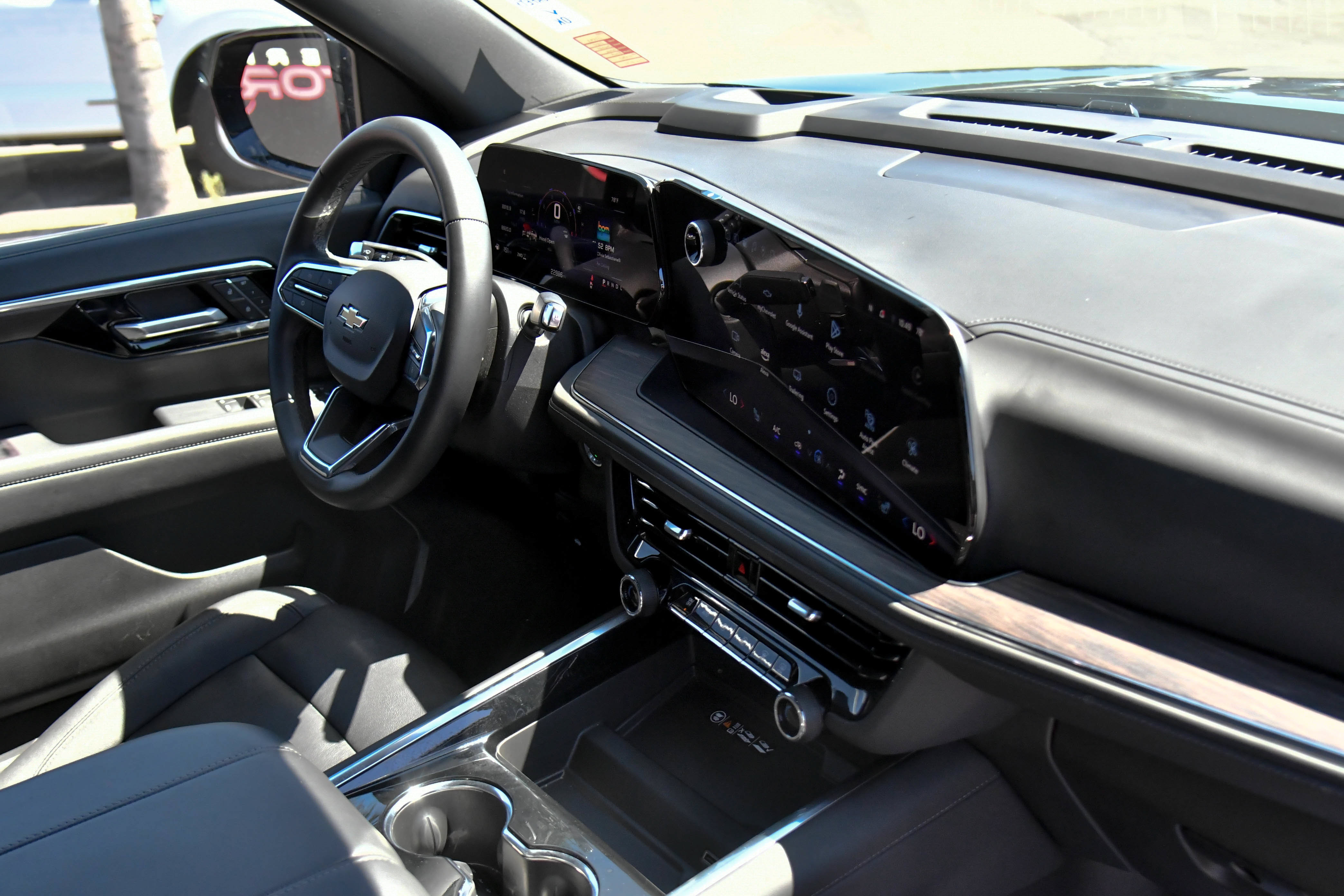 Used 2025 Chevrolet Tahoe LT AWD/4WD image 57