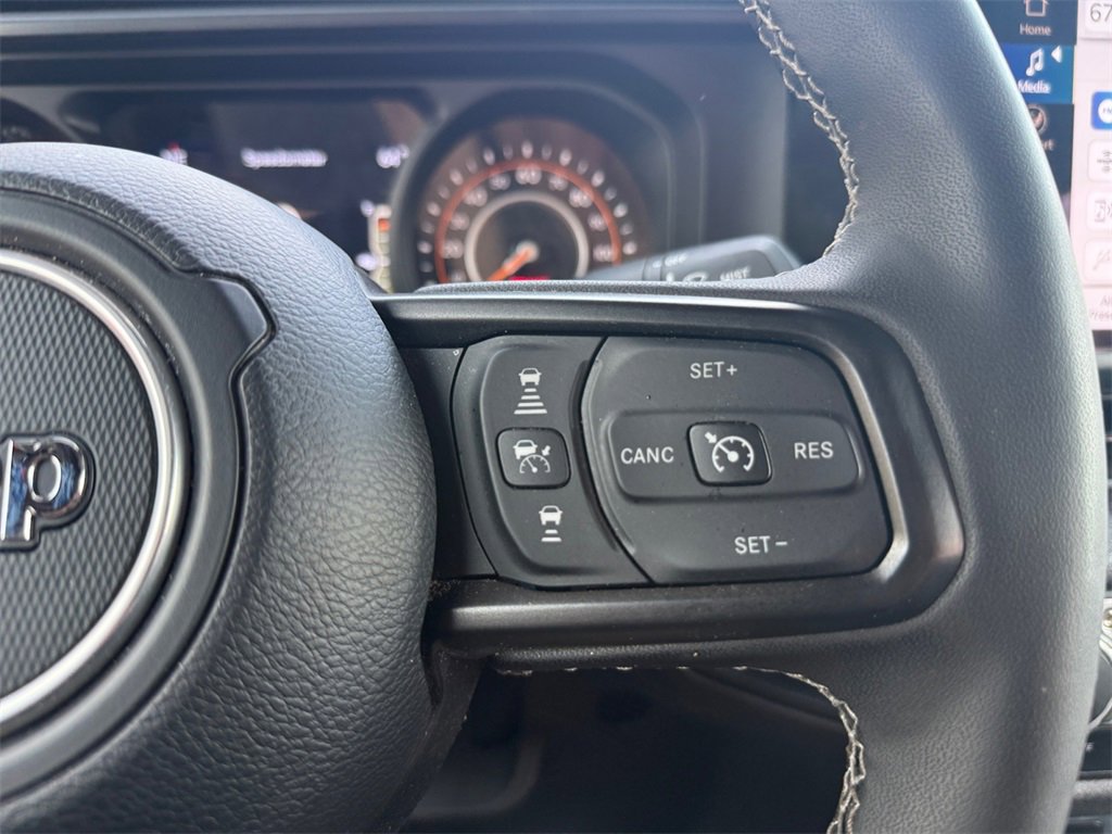 Used 2025 Jeep Wrangler Willys image 22