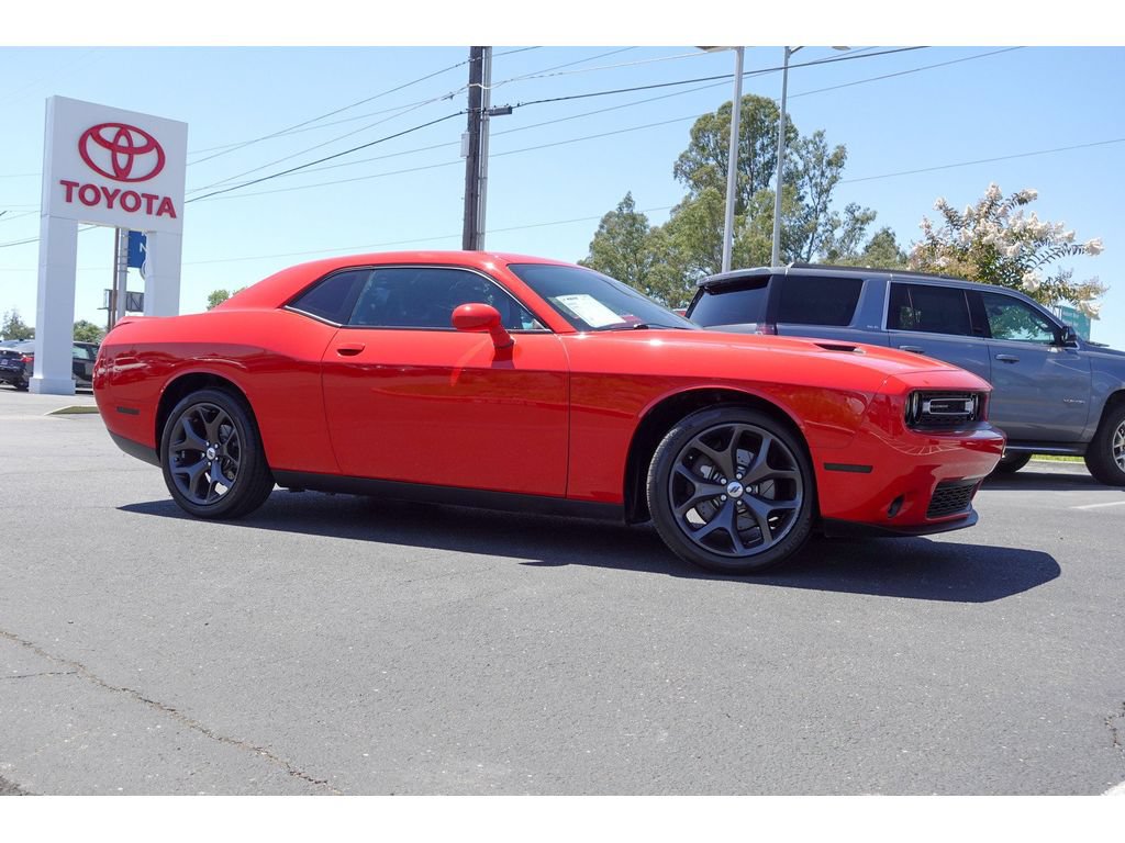 Used 2017 Dodge Challenger SXT Plus RWD image 5